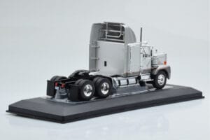 GMC General SBFA Sudrabs IXO 1:43 TR166 Metāls — attēls 2 no 6