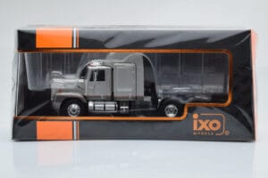 GMC General SBFA Sudrabs IXO 1:43 TR166 Metāls — attēls 6 no 6