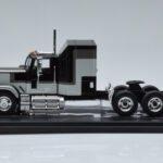 GMC General Sudrabs Melns IXO 1:43 TR117 - image 3 of 6