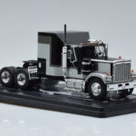 GMC General Sudrabs Melns IXO 1:43 TR117 - image 4 of 6