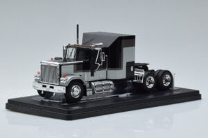 GMC General Sudrabs Melns IXO 1:43 TR117