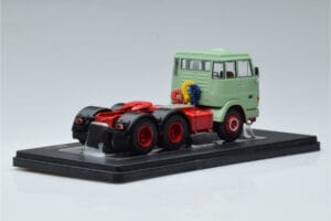 Henschel HS 19 TS Zaļš IXO 1:43 TR151 Metāls — attēls 2 no 6