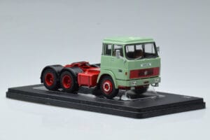 Henschel HS 19 TS Zaļš IXO 1:43 TR151 Metāls — attēls 4 no 6