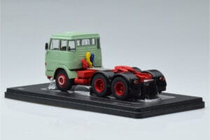 Henschel HS 19 TS Zaļš IXO 1:43 TR151 Metāls — attēls 5 no 6