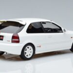 Honda Civic Type R EK9 Balts Otto 1:18 OT264 Sveķi - image 2 of 7