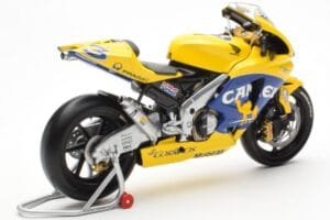 Honda RC211V Pramac Pons #3 M. Biaggi MotoGP 2003 Minichamps 1:12 122037103 Metāls — attēls 3 no 4