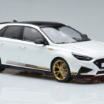Hyundai i30 N PD Atlas Balts MCG 1:18 - image 4 of 6
