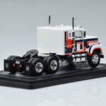 International Transtar 4300 Balts IXO 1:43 - image 2 of 6