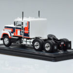 International Transtar 4300 Balts IXO 1:43 - image 5 of 6