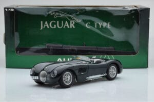 Jaguar C-Type Zaļš AUTOart 1:18 73500 Metāls — attēls 8 no 8