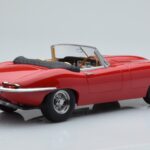 Jaguar E-Type Series 1 Roadster Sarkans KK-Scale 1:18 - image 2 of 6