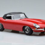 Jaguar E-Type Series 1 Roadster Sarkans KK-Scale 1:18 - image 4 of 6