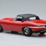 Jaguar E-Type Series 1 Roadster Sarkans KK-Scale 1:18 - image 5 of 6