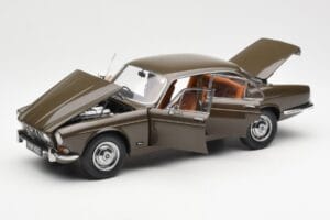 Jaguar XJ6 Series 1 4.2 Sable Brūns Paragon 1:18 2011004 Metāls — attēls 2 no 8