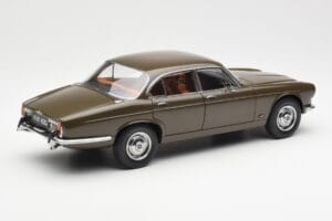 Jaguar XJ6 Series 1 4.2 Sable Brūns Paragon 1:18 2011004 Metāls — attēls 3 no 8