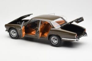 Jaguar XJ6 Series 1 4.2 Sable Brūns Paragon 1:18 2011004 Metāls — attēls 5 no 8