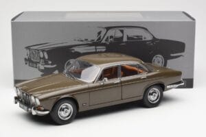 Jaguar XJ6 Series 1 4.2 Sable Brūns Paragon 1:18 2011004 Metāls — attēls 8 no 8