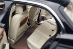 Jaguar XJ6 X350 Ebony Melns Almost Real 1:18 810501 Metāls — attēls 8 no 11
