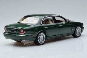 Jaguar XJ6 X350 Racing Zaļš Almost Real 1:18 810502 Metāls — attēls 3 no 13