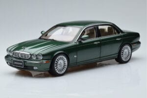 Jaguar XJ6 X350 Racing Zaļš Almost Real 1:18 810502