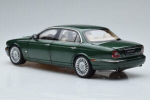 Jaguar XJ6 X350 Racing Zaļš Almost Real 1:18 810502 Metāls — attēls 7 no 13