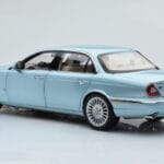 Jaguar XJ6 X350 Seafrost Gaiši Zils Almost Real 1:18 - image 8 of 11
