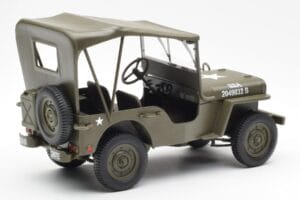 Jeep Willys Ar Brezenta Jumtu UT Models 1:18 180149002 Metāls — attēls 2 no 6