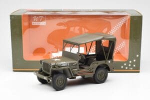 Jeep Willys Ar Brezenta Jumtu UT Models 1:18 180149002 Metāls — attēls 6 no 6