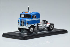 Kenworth Bullnose Zils IXO 1:43
