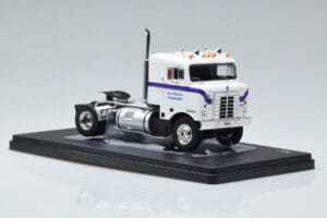 Kenworth Bullnose Ross Mackie Transport Balts IXO 1:43 TR063 Metāls — attēls 4 no 6