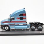 Kenworth T2000 Gaiši Zils Sarkans IXO 1:43