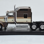 Kenworth W900 Brūns IXO 1:43 - image 2 of 4