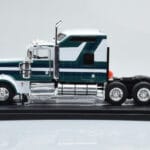 Kenworth W900 Zaļš Balts IXO 1:43 - image 3 of 6