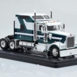 Kenworth W900 Zaļš Balts IXO 1:43 - image 4 of 6
