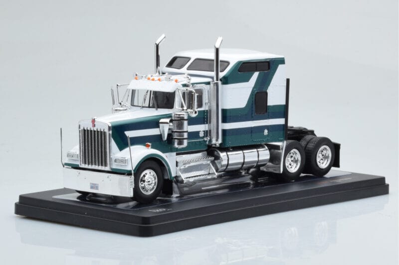 Kenworth W900 Zaļš Balts IXO 1:43