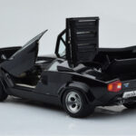 Lamborghini Countach LP5000S Melns AUTOart 1:18 - image 3 of 10