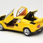 Lamborghini Countach LP 5000 Quattrovalvole Dzeltens Kyosho 1:18 - image 5 of 8