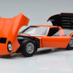 Lamborghini Miura SV Oranžs AUTOart 1:18 - image 2 of 8