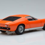 Lamborghini Miura SV Oranžs AUTOart 1:18 - image 3 of 8