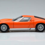 Lamborghini Miura SV Oranžs AUTOart 1:18 - image 5 of 8