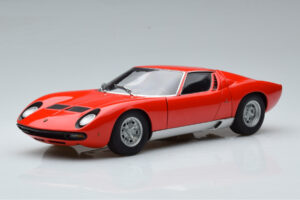 Lamborghini Miura SV Sarkans AUTOart 1:18