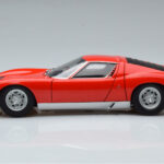 Lamborghini Miura SV Sarkans AUTOart 1:18 - image 5 of 8