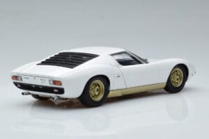Lamborghini Miura SV Balts AUTOart 1:18 74544 Metāls — attēls 3 no 8