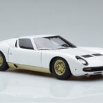 Lamborghini Miura SV Balts AUTOart 1:18 - image 6 of 8