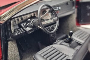 Lamborghini Urraco P250 Sarkans Kyosho 1:18 08446R Metāls — attēls 8 no 10