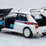 Lancia Delta HF Integrale 6 Balts Kyosho 1:18 - image 3 of 8