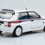 Lancia Delta HF Integrale 6 Balts Kyosho 1:18 - image 4 of 8