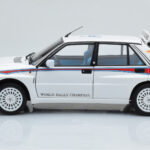 Lancia Delta HF Integrale 6 Balts Kyosho 1:18 - image 5 of 8