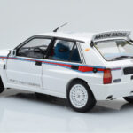 Lancia Delta HF Integrale 6 Balts Kyosho 1:18 - image 7 of 8