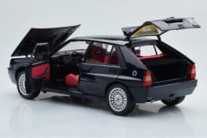 Lancia Delta HF Integrale Club Italia Zils Kyosho 1:18 08343SC Metāls — attēls 3 no 8